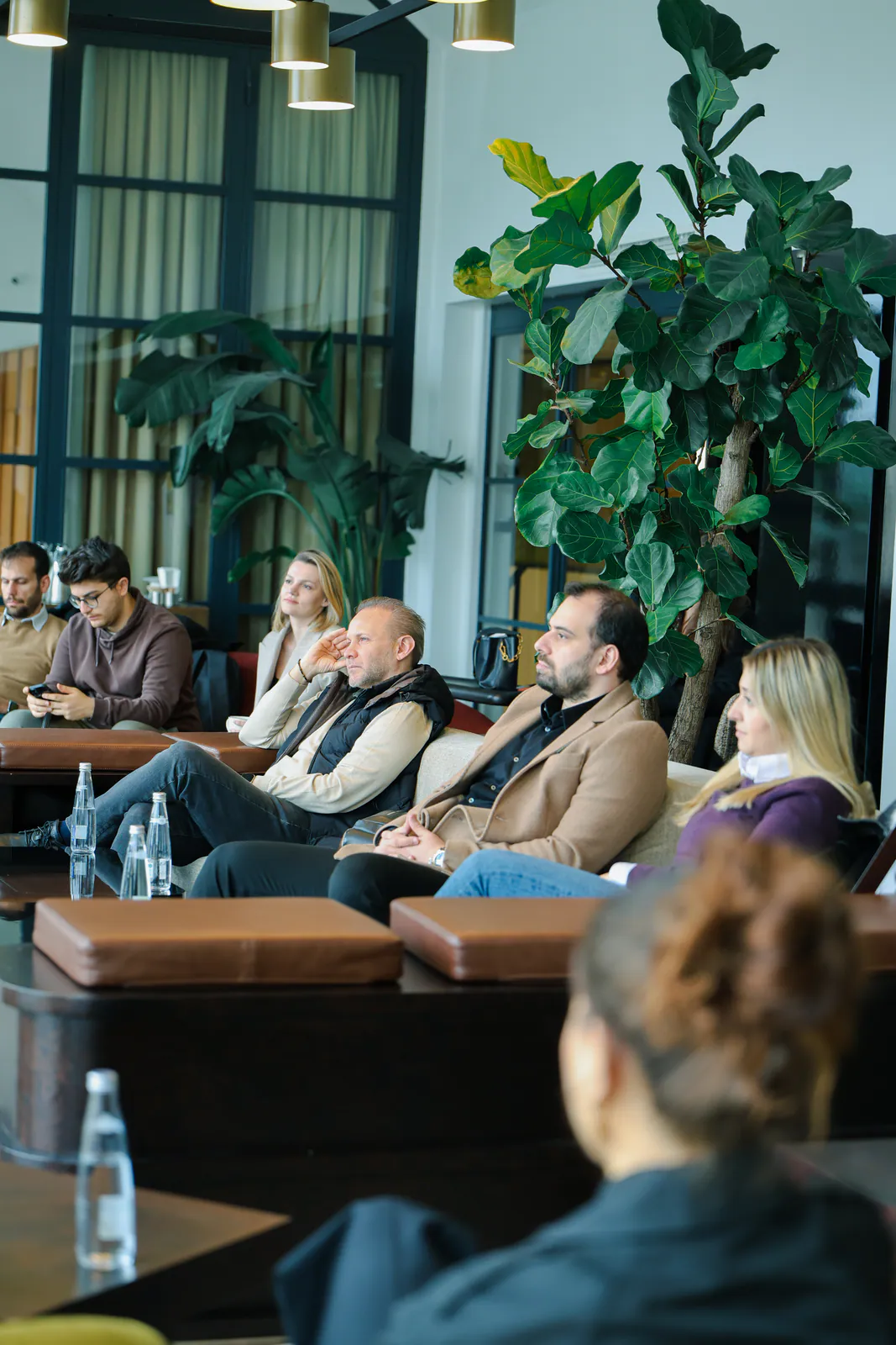 Investor Club oturumunda yatırımcıları dinleyen girişimciler